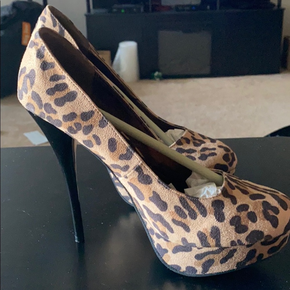 New in Box Charlotte Russe stilettos Size 8
